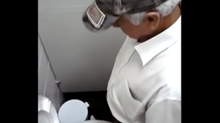 [In The Bathroom, Orinando, The Bathroom] Spy In The Bathroom
