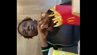 [Alliyahaleciascott, McDonalds Eating Mukbang, Only Women] At McDonalds Eating Mukbang