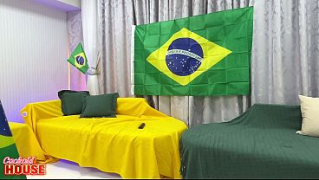 [Bisexual, Curvy Body, House] Orgia Quente Numa Confraterniza O Antes Da Estreia Do Brasil Na Copa Do Mundo 2026