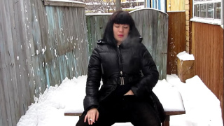 [Foot Fetish, Russian Winter Amateur, Winter] A Brunette A Cigarette And Masturbates Under Pantyhose Outside Under The Snow On A Frosty Day In A Russian Winter Amateur Fetish In A